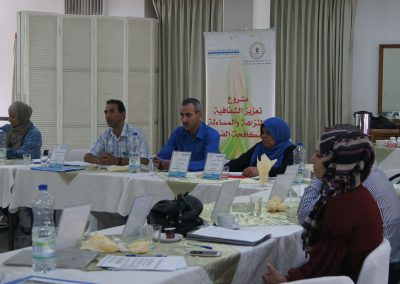 يوم دراسي لبلديات محافظة الخليل حول تعزيز النزاهة ومكافحة الفساد في عمل الهيئات المحلية