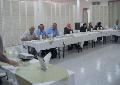 جلسة استماع مع مدير التوجيه السياسي في محافظة الخليل العقيد اسماعيل غنام